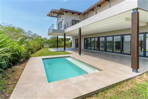 A Modern Masterpiece with Seamless Indoor-Outdoor Living