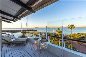 Penthouse For Sale in Mouille Point