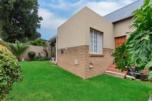 Townhouse For Sale in Radiokop