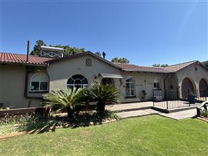 Family Home with Exceptional Entertainment Space in Sapphire Street, Goedeburg Benoni