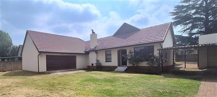 House For Sale in Brackendowns & Ext