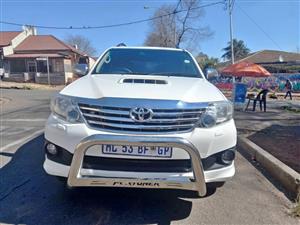 2016 Toyota fortuner 3.0 D4D DIESEL,  Automatic 4X4, White, Leather seat, 75000kms