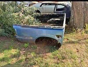 1 x Izusu Double Cab Loadbin 