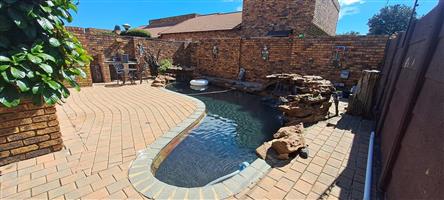 Cluster For Sale in Brackendowns