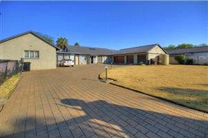 House For Sale in Brackenhurst