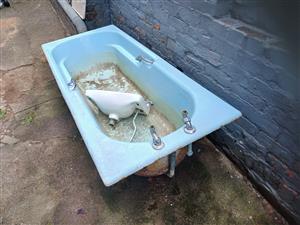 Iron bath tub and sink