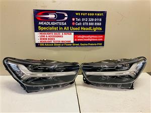 Volvo XC40 left and right side LED xenon headlights