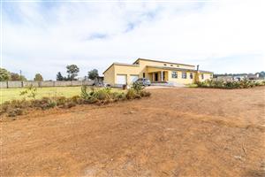 A massive corner property with 3 dwellings for sale in Walkerville, Johannesburg