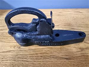 Trailer hitch coupler