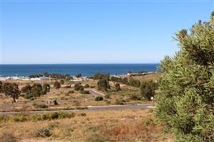 Very beautiful  sea   and  mountain  views