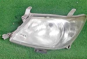TOYOTA HILUX D4D LEFT HEADLIGHT