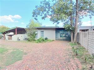 Neat family house for sale in Sasolburg close to shopping centers and schools