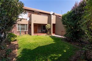Beautiful 2-Bedroom Townhouse in Secure Complex – Greenfields, Edenglen