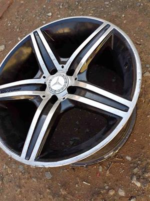 Single 18 Inch AMG Rim For Sell
