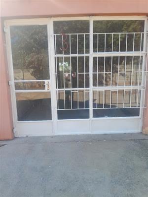 Bachelor Flat for Rent in Unitas Park