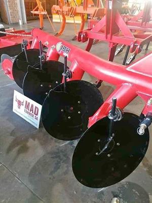 New mounted disc ploughs for sale at Mad Farmer SA