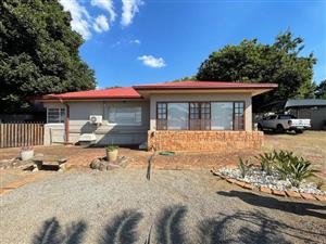 Medical Zoned Premises to Let in Centurion with Main Road Visibility!!!