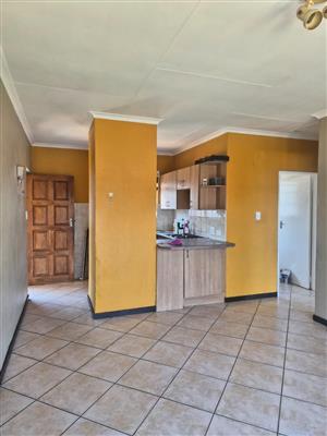 2 Bedroom townhouse to rent.- Wilgeheuwel