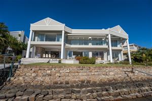 Beautiful North- facing home on the Royal Alfred Marina