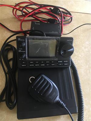 ICOM IC 7100 Radio