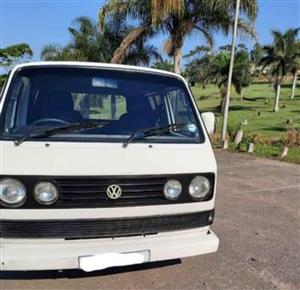 EXCELLENT CONDITION 2.3 microbus 2001. 5 SPEED GEARBOX.