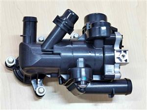 Brand New Mercedes Benz M264 thermostat housing