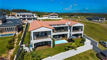 6 Bedroom Luxury Home in Whale Rock Heights