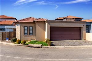 Townhouse For Sale in Sagewood