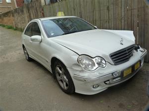 Mercedes C180K W203 1.8 Petrol AT 2719 White - 2007 SPARESBOYZ STRIPPING 