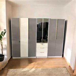 Hot  sale brand new beautiful glossy wodrobs 3 pc 7 door