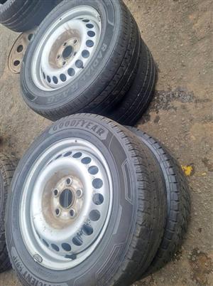 Vw T5 combi original stardard steal rims size 16+tyres 20565/16c