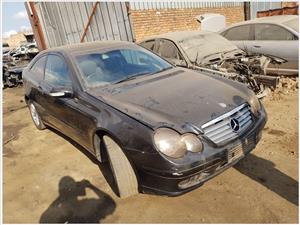Mercedes Benz C200 W203 used 2001 stripping for used spares parts for sale