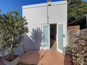 NEAT SMALL OFFICE SPACE IN NAHOON!