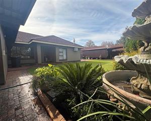 House For Sale in Golf Park