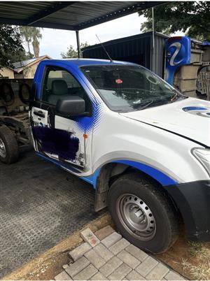 Single cab D max complete cab