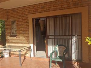 2 Bedroom Duplex to let in Rooihuiskraal North, Centurion