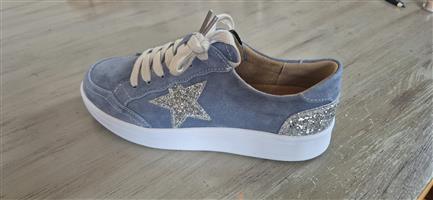 Suede Ladies sneakers: Jultz