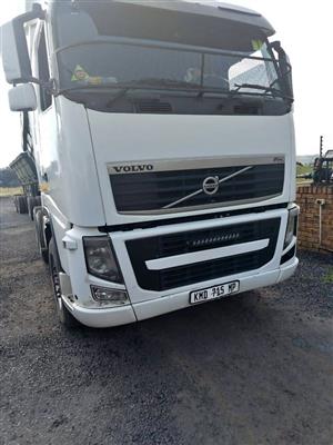 2013 VOLVO 440hp