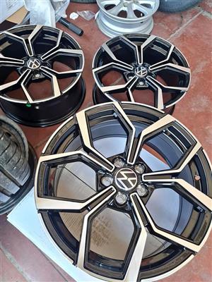 Vw Polo Tsi Brand new mags size 17
