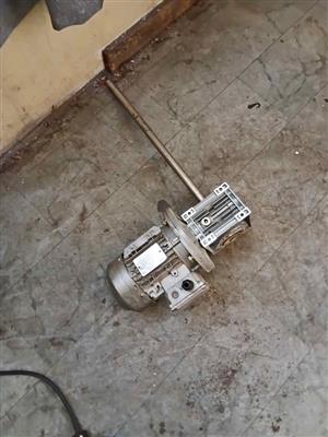 0,55 kw motor on gear box for sale