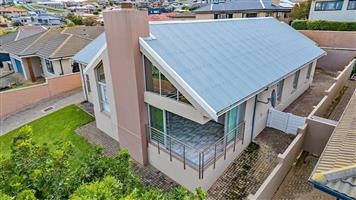 3 Bedroom House For Sale in Monte Christo Secure Estate, Hartenbos