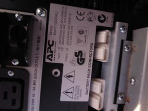 APC 10.0kva 220v UPS+ spare bank batteries
