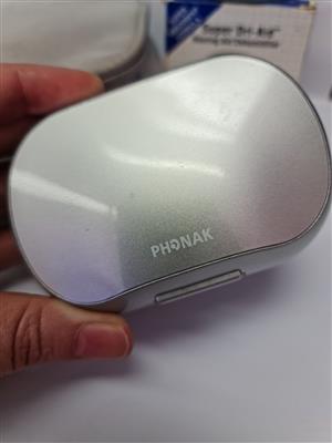 Phonak Hearing Aids (Pair)