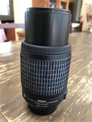 Nikon AF-S 55-200mm f/4-5.6 G IF-ED DX VR Lens with Nikon pouch