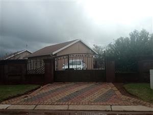 Randfontein Oasis Manor Rental 