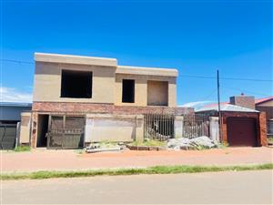 House For Sale in Tladi