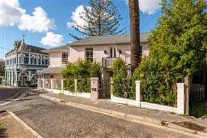 House For Sale in Wynberg Upper