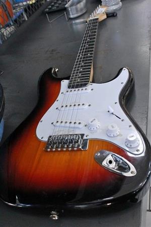 SANCHEZ 6 STRING ELECTRIC GUITAR IN BAG NO CABLE(S066752A)