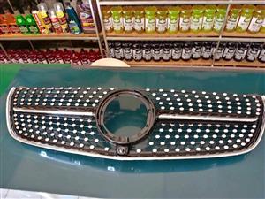 BRAND NEW MERCEDES BENZ W447 2020+ MODELS DIAMOND GRILLE