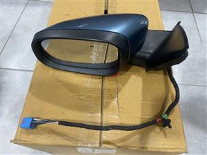 2010 VOLVO S40/V50 ELECTRONIC AUTO-FOLD DOOR MIRROR LEFT SIDE FOR SALE.